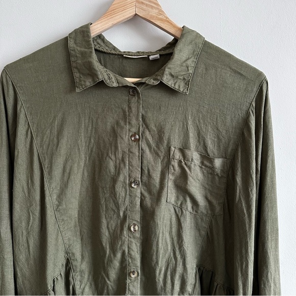 Holding Horses McKenzie Peplum Hi-Lo Shirt - Picture 3 of 10